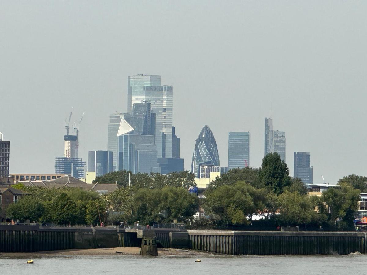 Apartament River Views From Canary Wharf Londra