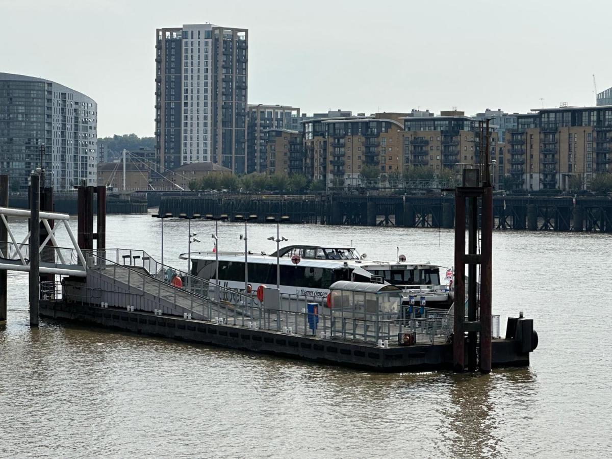 Apartament River Views From Canary Wharf *